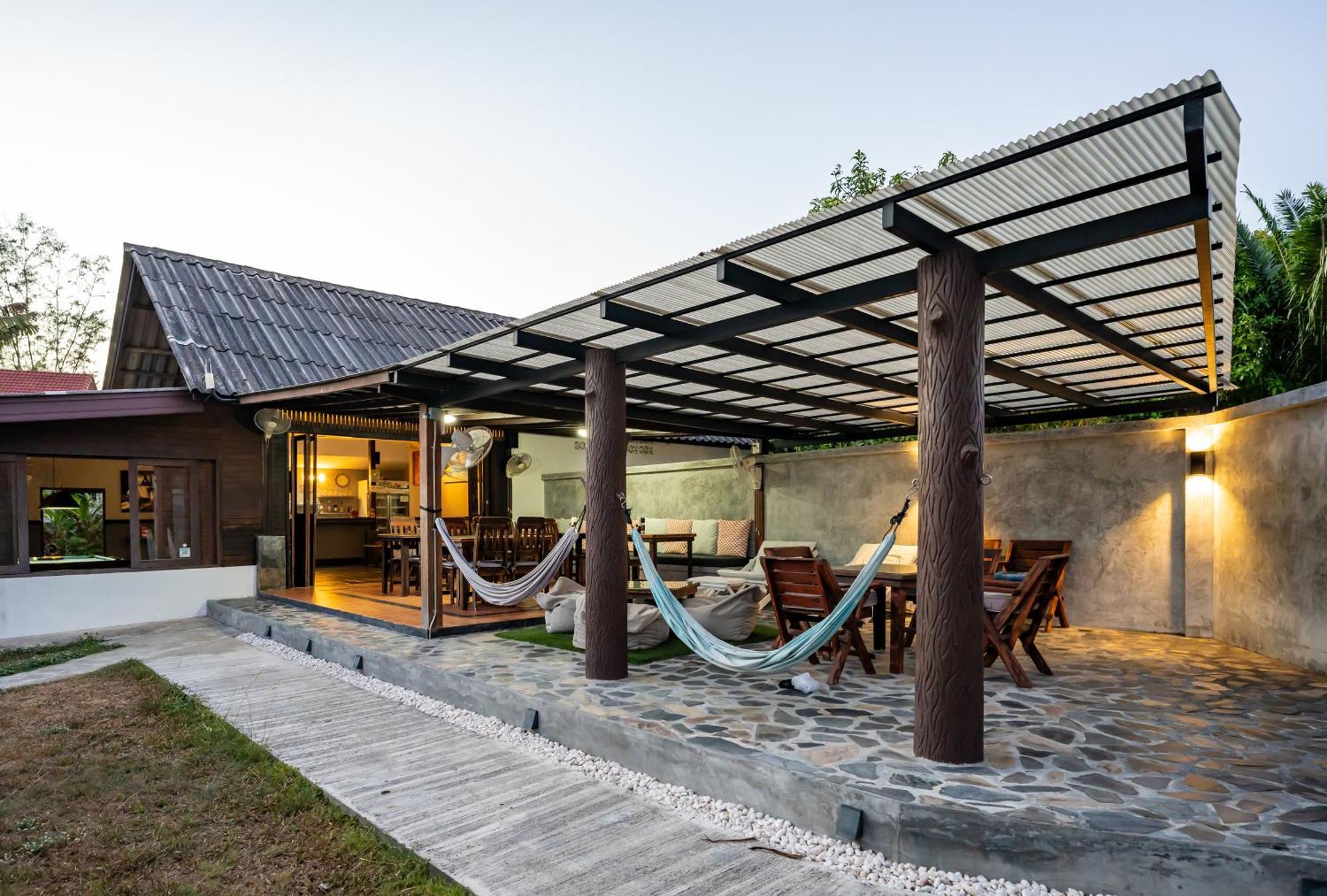 Phatcharee Resort Baan Tai Exterior foto