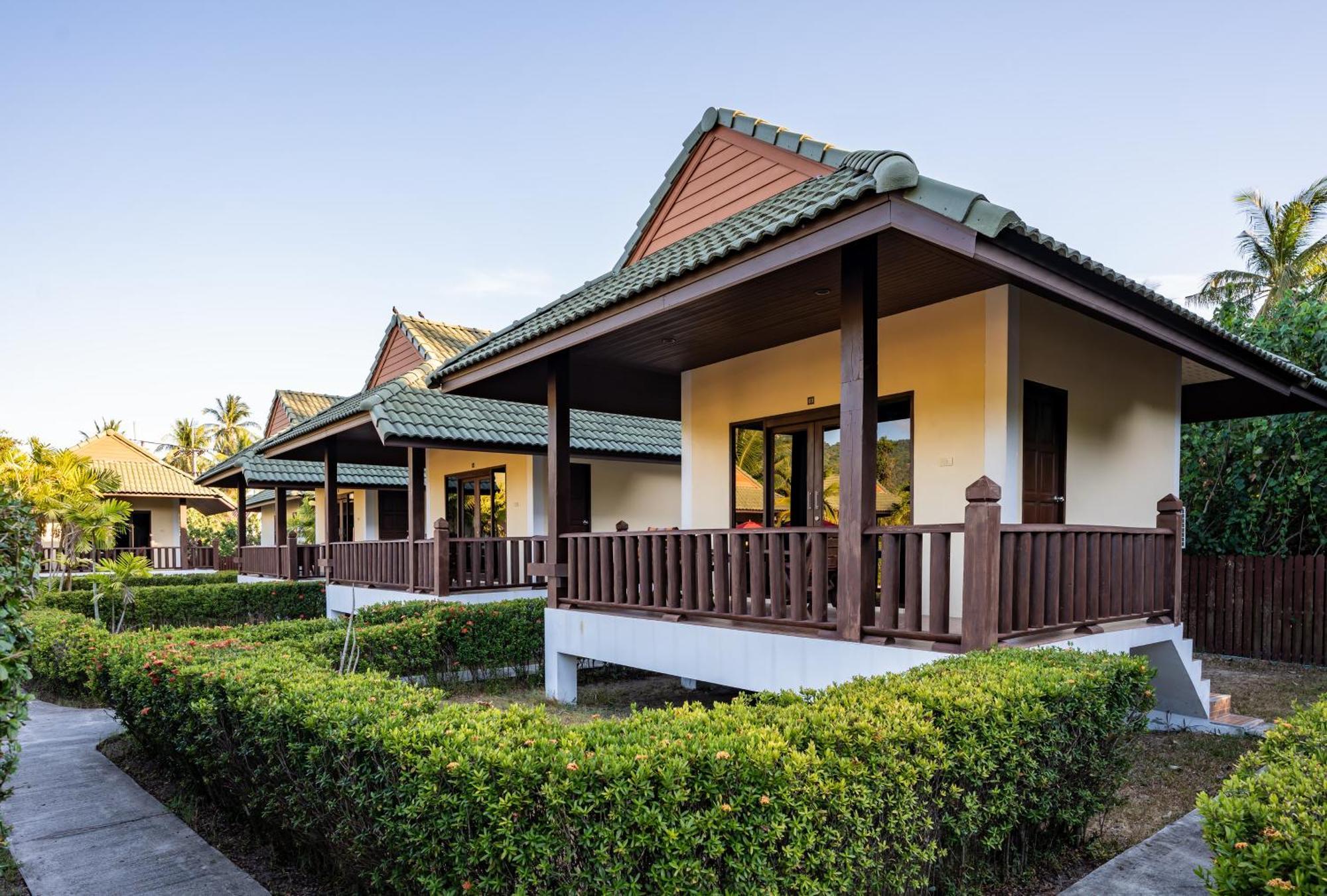 Phatcharee Resort Baan Tai Exterior foto