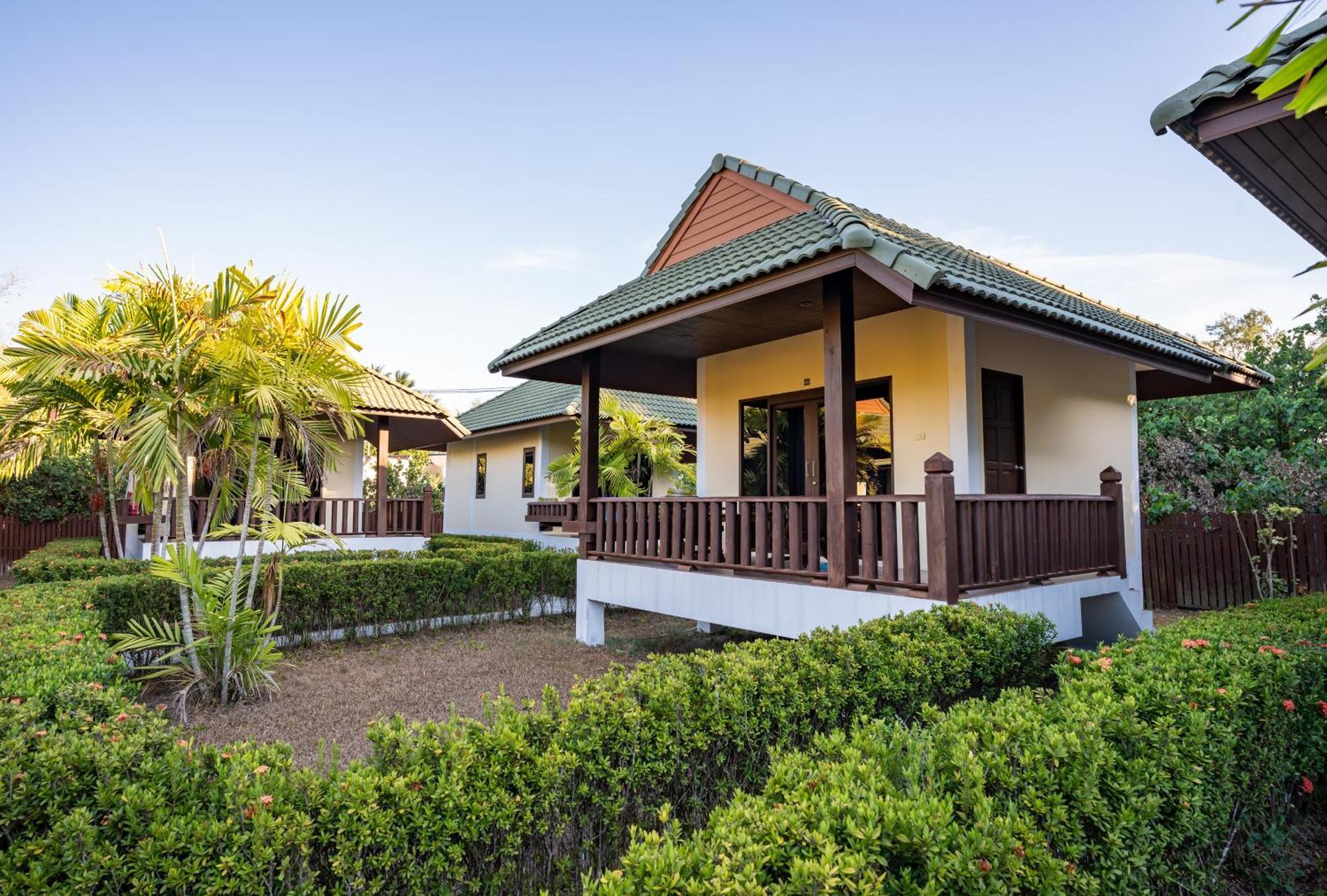 Phatcharee Resort Baan Tai Exterior foto