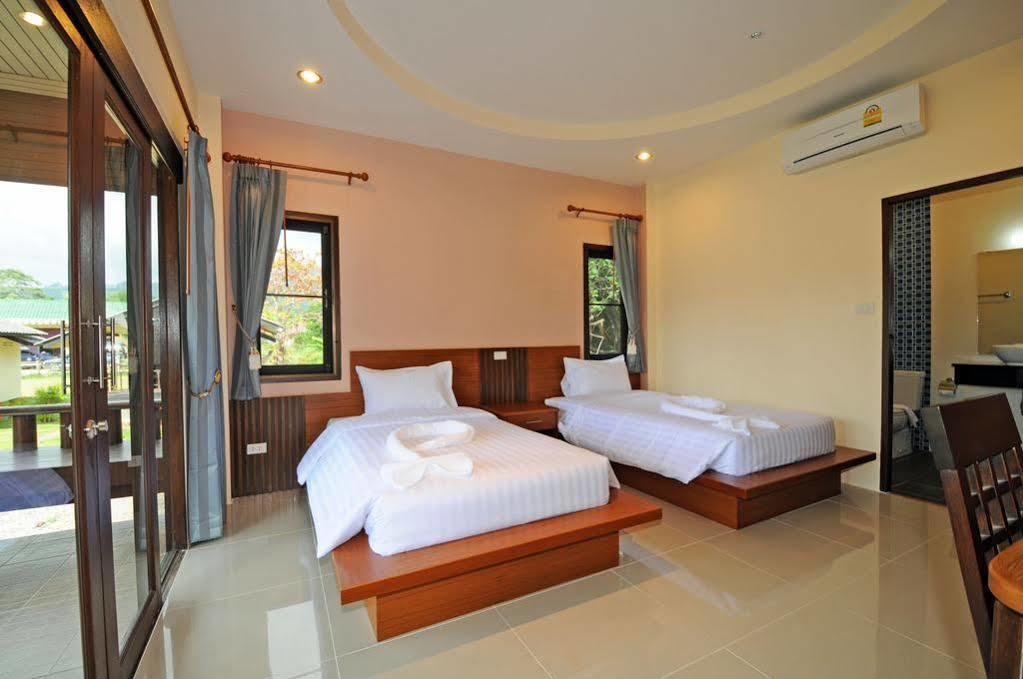 Phatcharee Resort Baan Tai Exterior foto